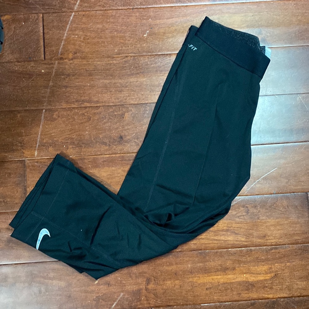 Nike pro cropped leggings